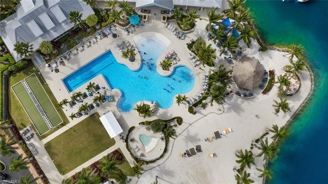 14644 Edgewater CIR, Naples, FL 34114