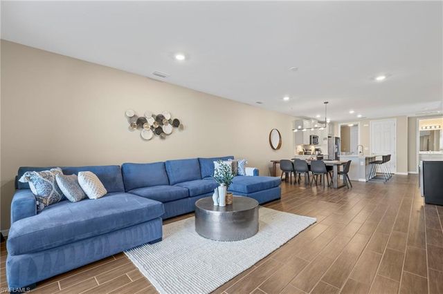 14644 Edgewater CIR, Naples, FL 34114