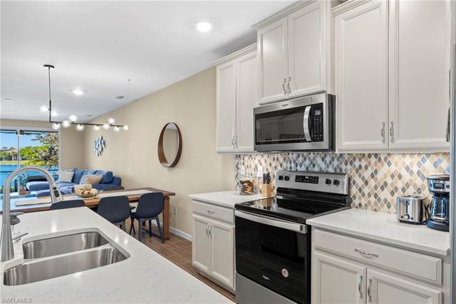 14644 Edgewater CIR, Naples, FL 34114