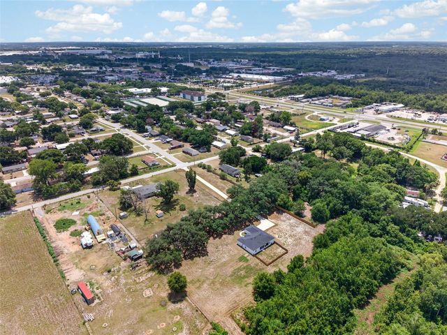 692 HOWARD ROAD, Auburndale, FL 33823