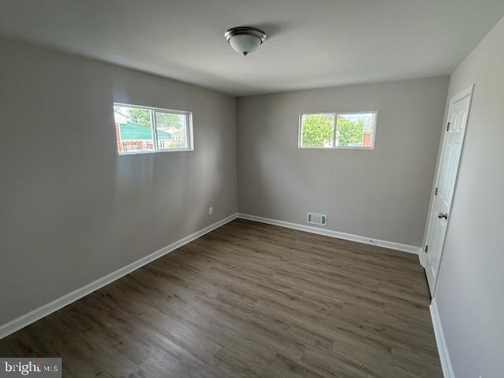 Image 11 of property listing at 114 CEDAR HILL RD, Brooklyn, MD 21225