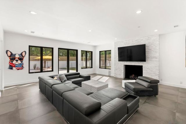 6850 Avenida de la Ronda, Rancho Santa Fe, CA 92067