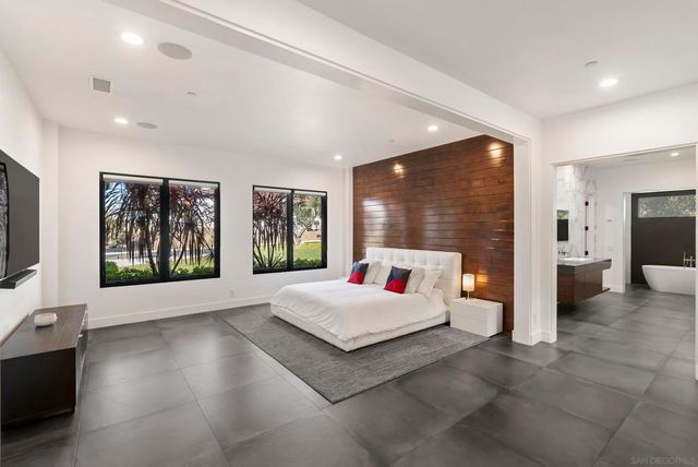 6850 Avenida de la Ronda, Rancho Santa Fe, CA 92067