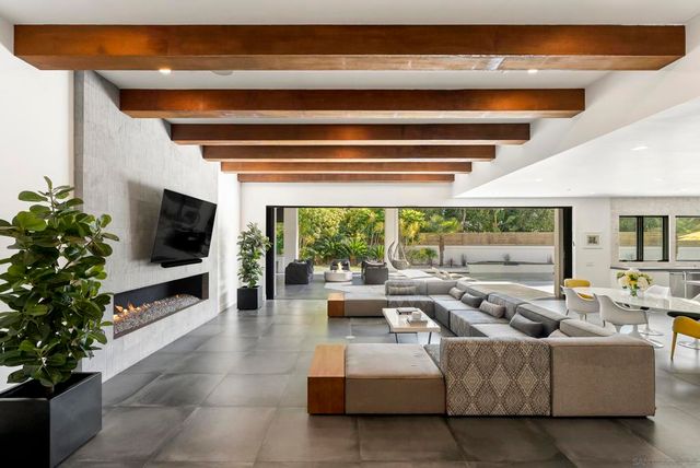 6850 Avenida de la Ronda, Rancho Santa Fe, CA 92067