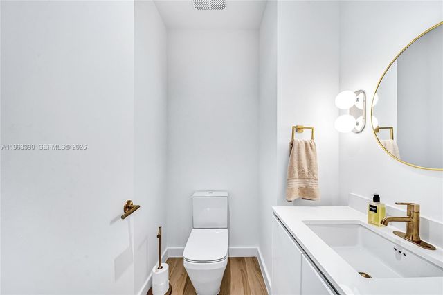 2655 S Bayshore Dr 706, Miami, FL 33133