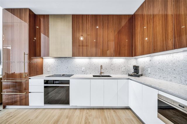 2655 S Bayshore Dr 706, Miami, FL 33133