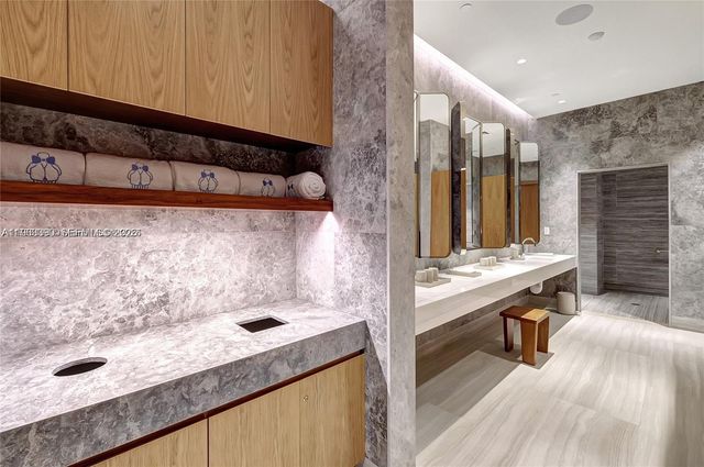 2655 S Bayshore Dr 706, Miami, FL 33133