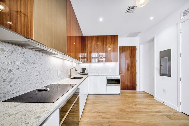 2655 S Bayshore Dr 706, Miami, FL 33133