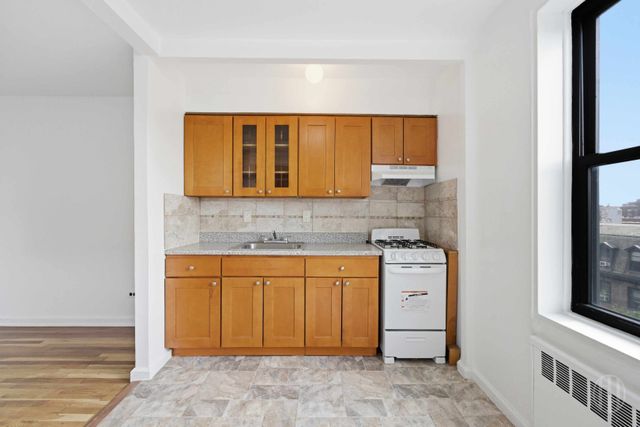 3727 86th St Apt 6N, New York City, NY 11372