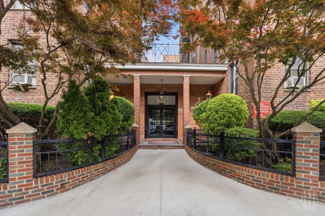 3727 86th St Apt 6N, New York City, NY 11372