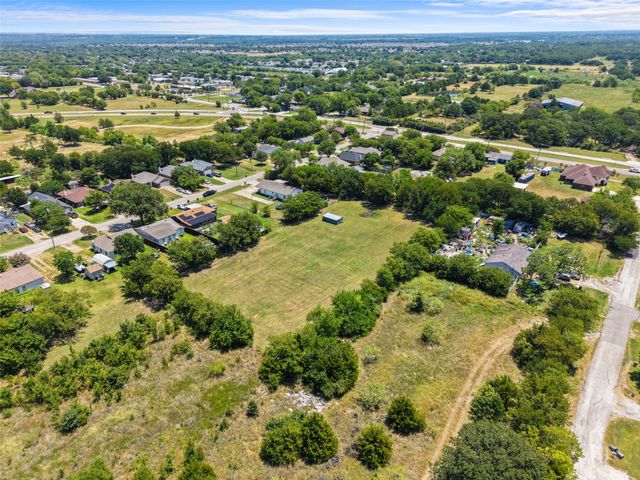 70 Sarah Lane, Dallas, TX 75253