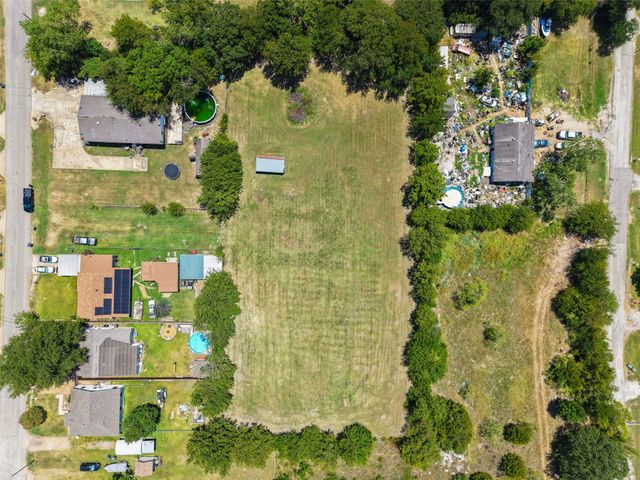 70 Sarah Lane, Dallas, TX 75253
