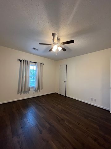 292 Donna Dr Apt D, Hendersonville, TN 37075