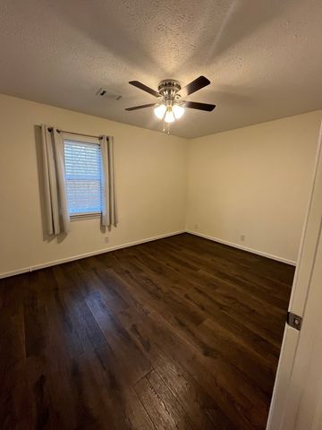 292 Donna Dr Apt D, Hendersonville, TN 37075