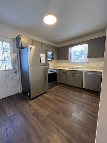 292 Donna Dr Apt D, Hendersonville, TN 37075