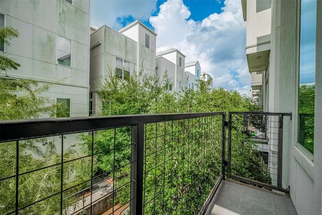 5837 E Post Oak Lane, Houston, TX 77055