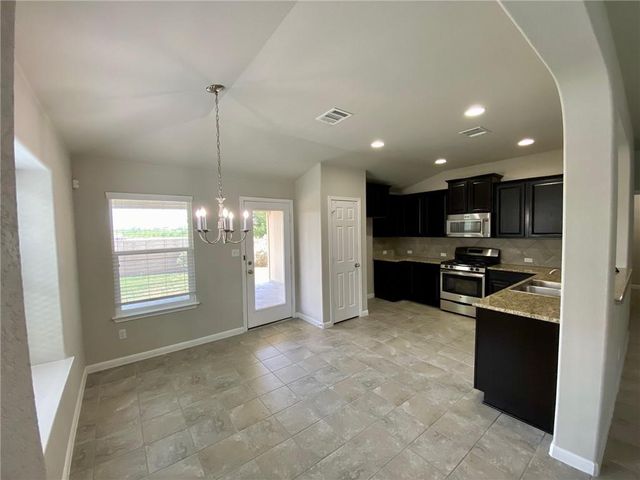 120 Chickadee CV, Kyle, TX 78640