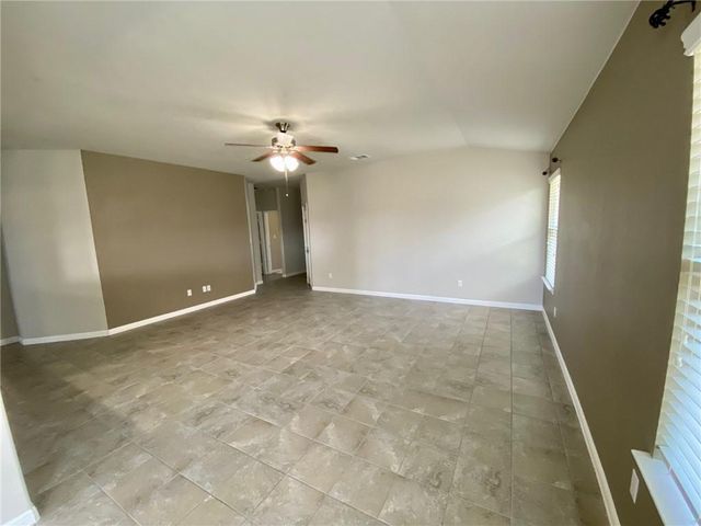 120 Chickadee CV, Kyle, TX 78640