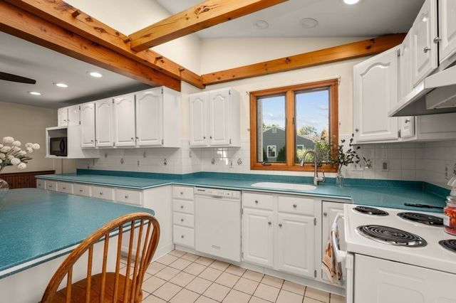 12 Allen Park Dr, Wilmington, MA 01887