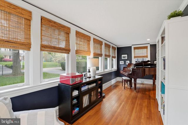 7 FARM RD, Wayne, PA 19087
