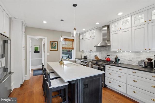 7 FARM RD, Wayne, PA 19087