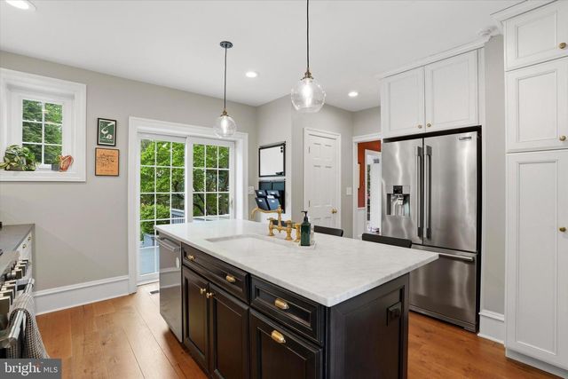 7 FARM RD, Wayne, PA 19087