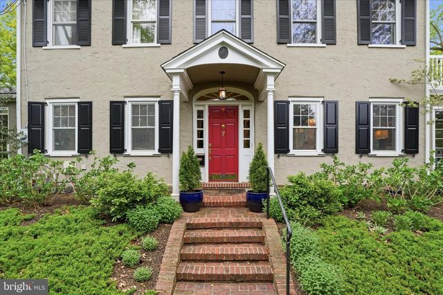 7 FARM RD, Wayne, PA 19087