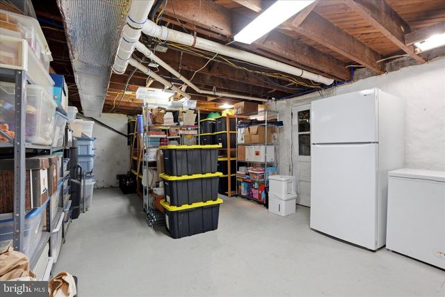 7 FARM RD, Wayne, PA 19087