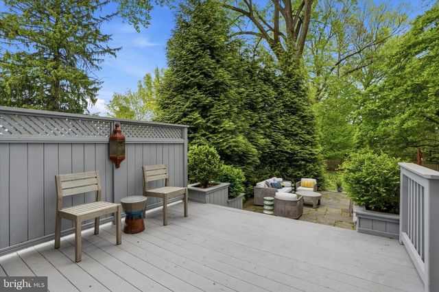 7 FARM RD, Wayne, PA 19087