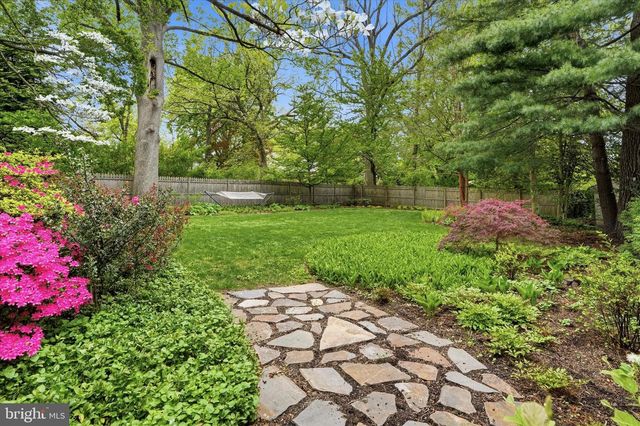 7 FARM RD, Wayne, PA 19087