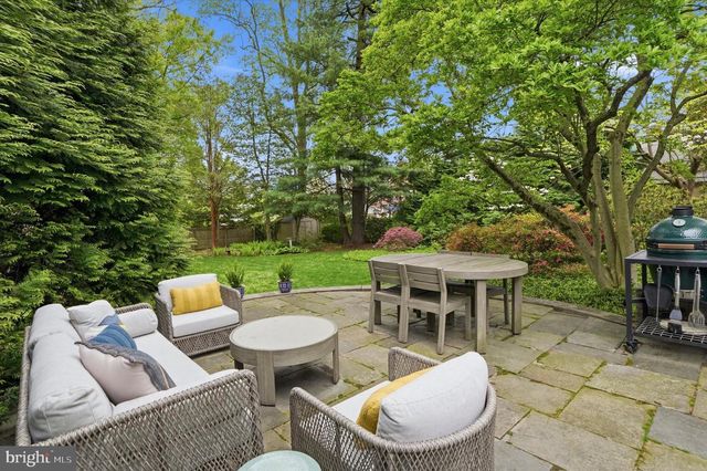 7 FARM RD, Wayne, PA 19087