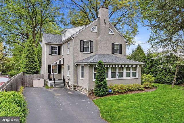 7 FARM RD, Wayne, PA 19087