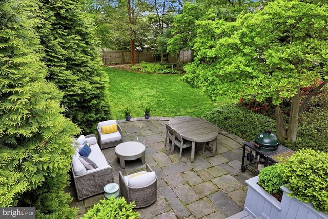 7 FARM RD, Wayne, PA 19087