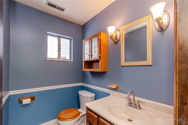 38 Lindway Drive, Fairborn, OH 45324