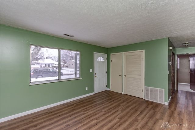 38 Lindway Drive, Fairborn, OH 45324