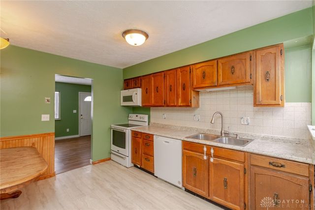 38 Lindway Drive, Fairborn, OH 45324