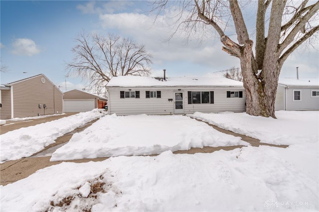 38 Lindway Drive, Fairborn, OH 45324