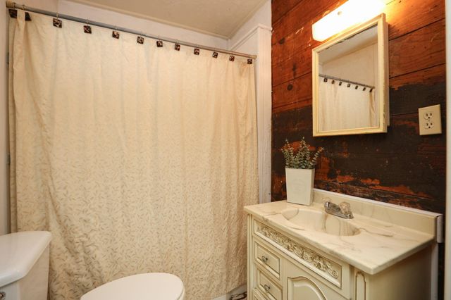 212 S Pine Street, Tomball, TX 77375