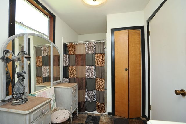 212 S Pine Street, Tomball, TX 77375
