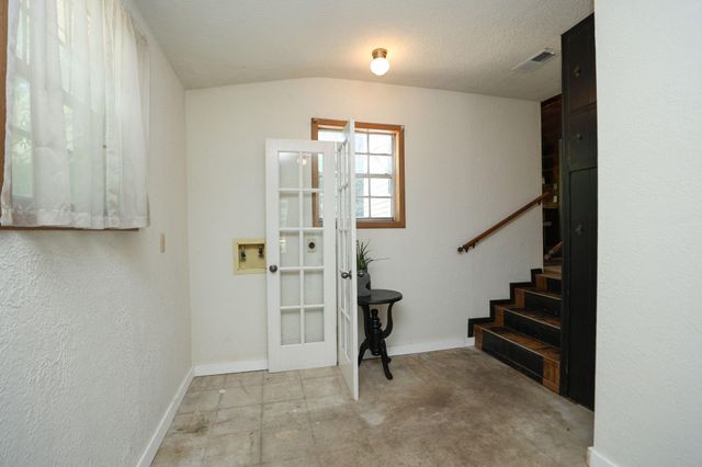 212 S Pine Street, Tomball, TX 77375