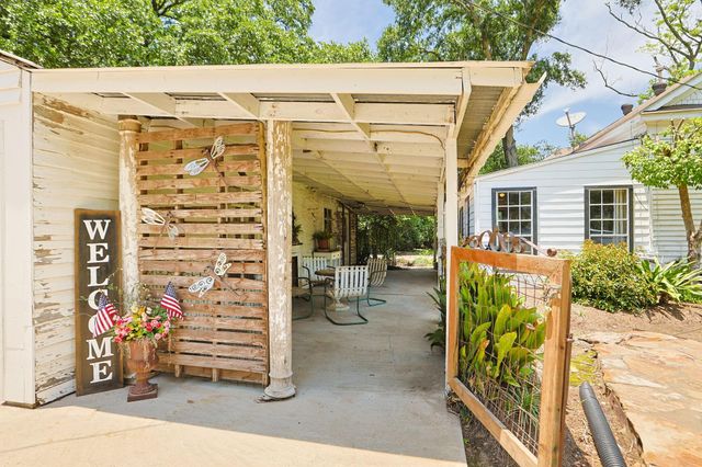 212 S Pine Street, Tomball, TX 77375
