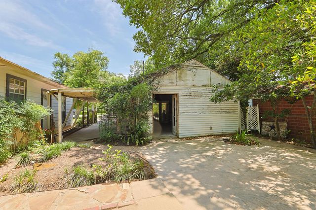 212 S Pine Street, Tomball, TX 77375