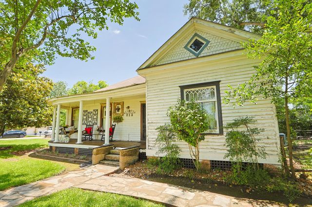 212 S Pine Street, Tomball, TX 77375