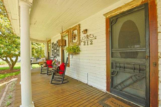 212 S Pine Street, Tomball, TX 77375