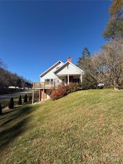 202 Snow Hill Road, Bakersville, NC 28705