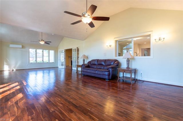 1208 Masters ROW, Chesapeake, VA 23320