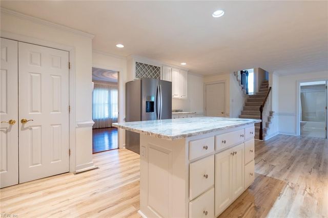 1208 Masters ROW, Chesapeake, VA 23320