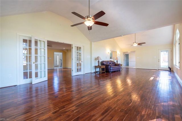 1208 Masters ROW, Chesapeake, VA 23320