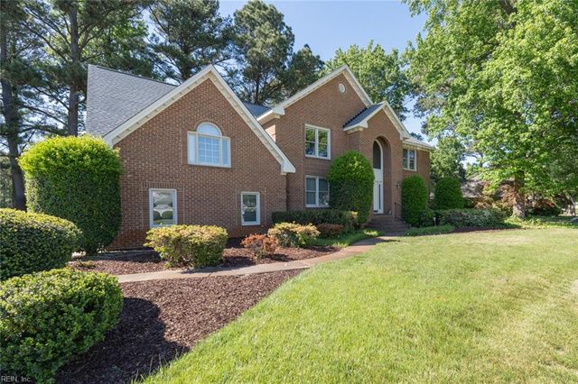 1208 Masters ROW, Chesapeake, VA 23320
