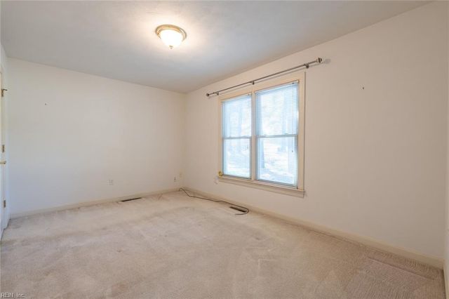 1208 Masters ROW, Chesapeake, VA 23320
